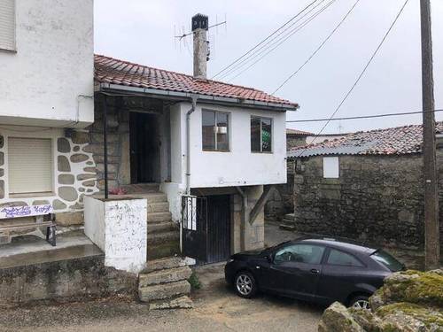 imagen 1 de Venta de casa rural en Nogueira de Ramuin (Ourense)