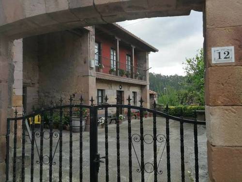 imagen 1 de Venta de casa de piedra en Cartes (Cantabria)