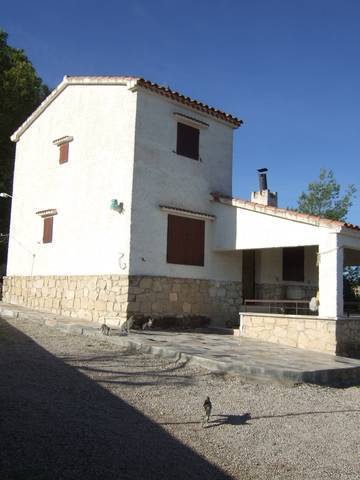 imagen 4 de Venta de casa de campo con terreno y piscina en Elda