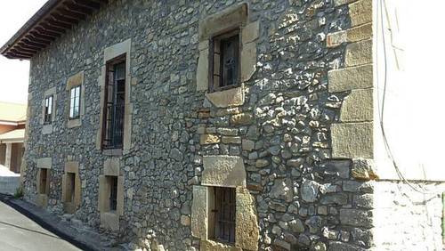imagen 2 de Venta de casa rral con proyecto para apartamentos en Meruelo