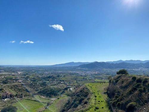 imagen 1 de Venta de finca rústica con vistas a la Bahía de Málaga