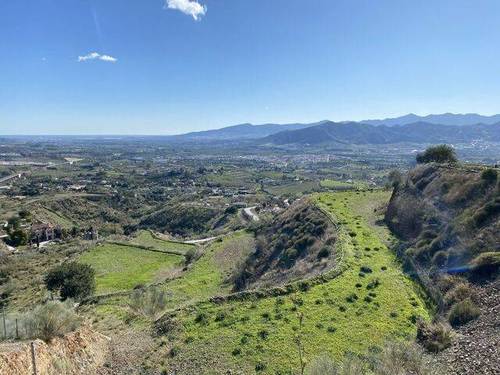 imagen 2 de Venta de finca rústica con vistas a la Bahía de Málaga