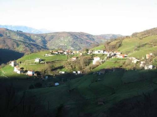 imagen 1 de Venta de  casa rural con cuadra en Melendreros