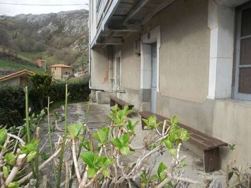 imagen 3 de Venta de  casa rural con cuadra en Melendreros