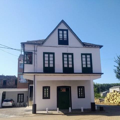 imagen 2 de Venta de casa de pueblo en Cacabelos