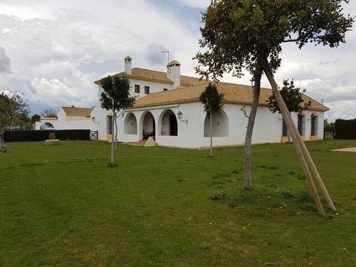 imagen 1 de Venta de finca de cortijo con cuadras en Carmona