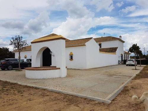 imagen 1 de Venta de finca de cortijo con cuadras en Carmona
