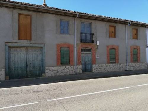 imagen 1 de Venta de casa rural con Huerta y jardín en Antoñán del Valle (León)