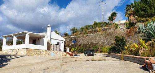 imagen 3 de Venta de casa de campo en Nerja (Málaga)