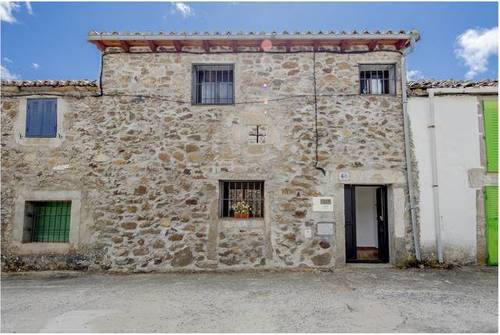 imagen 1 de Venta de casa rural reformada en El Barquillo (Ávila)