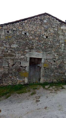 imagen 2 de Venta de fincas y dos casas rurales en Viana (Ourense)