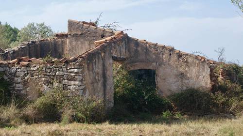 imagen 17 de MASIA CON FINCA RÚSTICA-AGRÍCOLA , A RECONSTRUIR/REHABILITAR