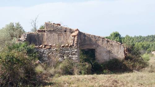 imagen 2 de MASIA CON FINCA RÚSTICA-AGRÍCOLA , A RECONSTRUIR/REHABILITAR