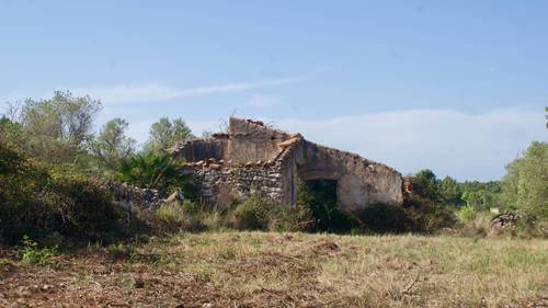 imagen 16 de MASIA CON FINCA RÚSTICA-AGRÍCOLA , A RECONSTRUIR/REHABILITAR