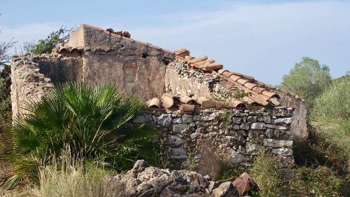 imagen 13 de MASIA CON FINCA RÚSTICA-AGRÍCOLA , A RECONSTRUIR/REHABILITAR